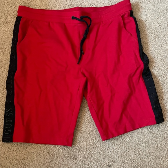 Extra large red men’s guess shorts with black detailing - Picture 1 of 5